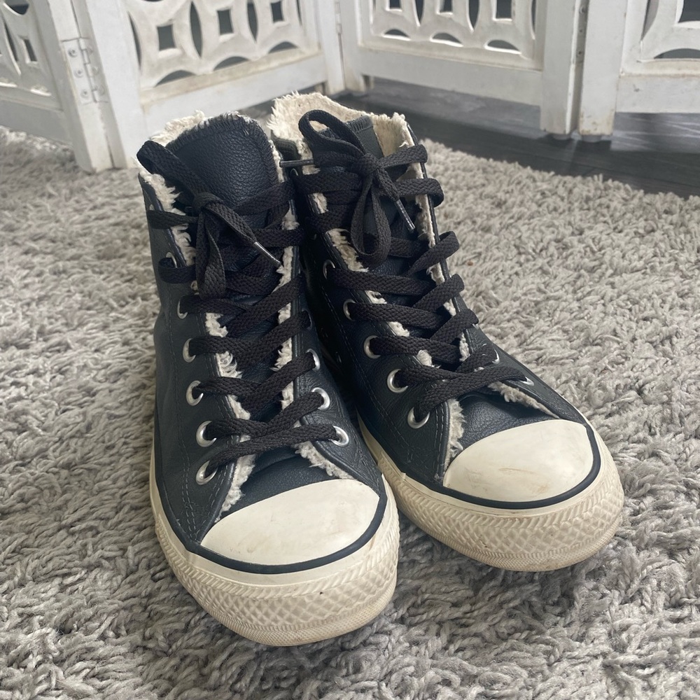 Converse Hi tops — SUPER RARE -- worn once or twice — leather and fleece lined